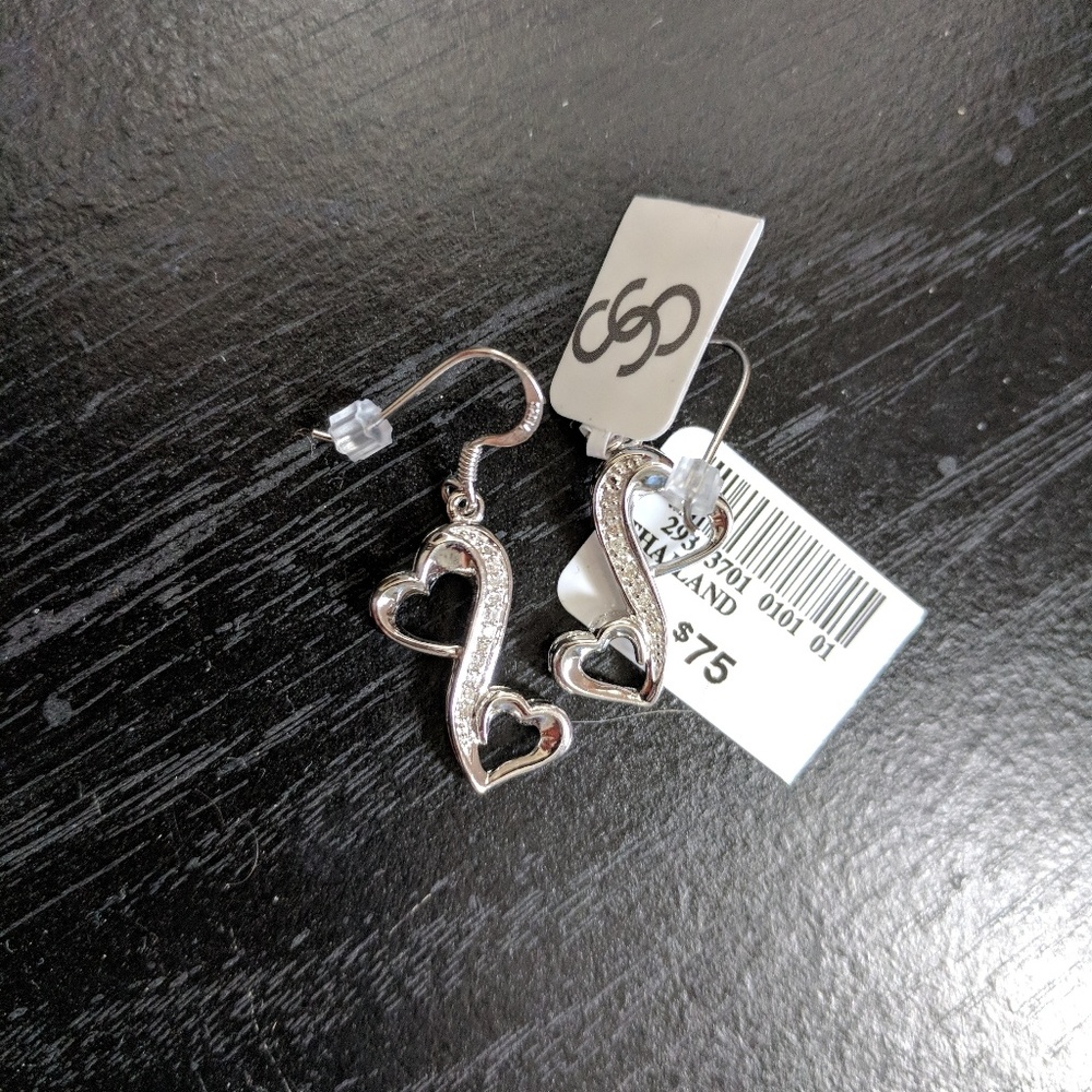 NWT Forever Hearts Earrings